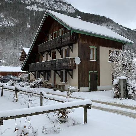 Alys, Contemporary Style In Mountain Village Daire *