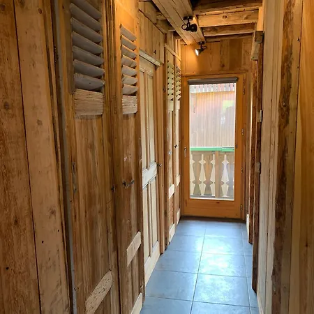Alys, Contemporary Style In Mountain Village Apartament