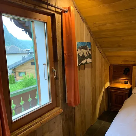 Daire Alys, Contemporary Style In Mountain Village